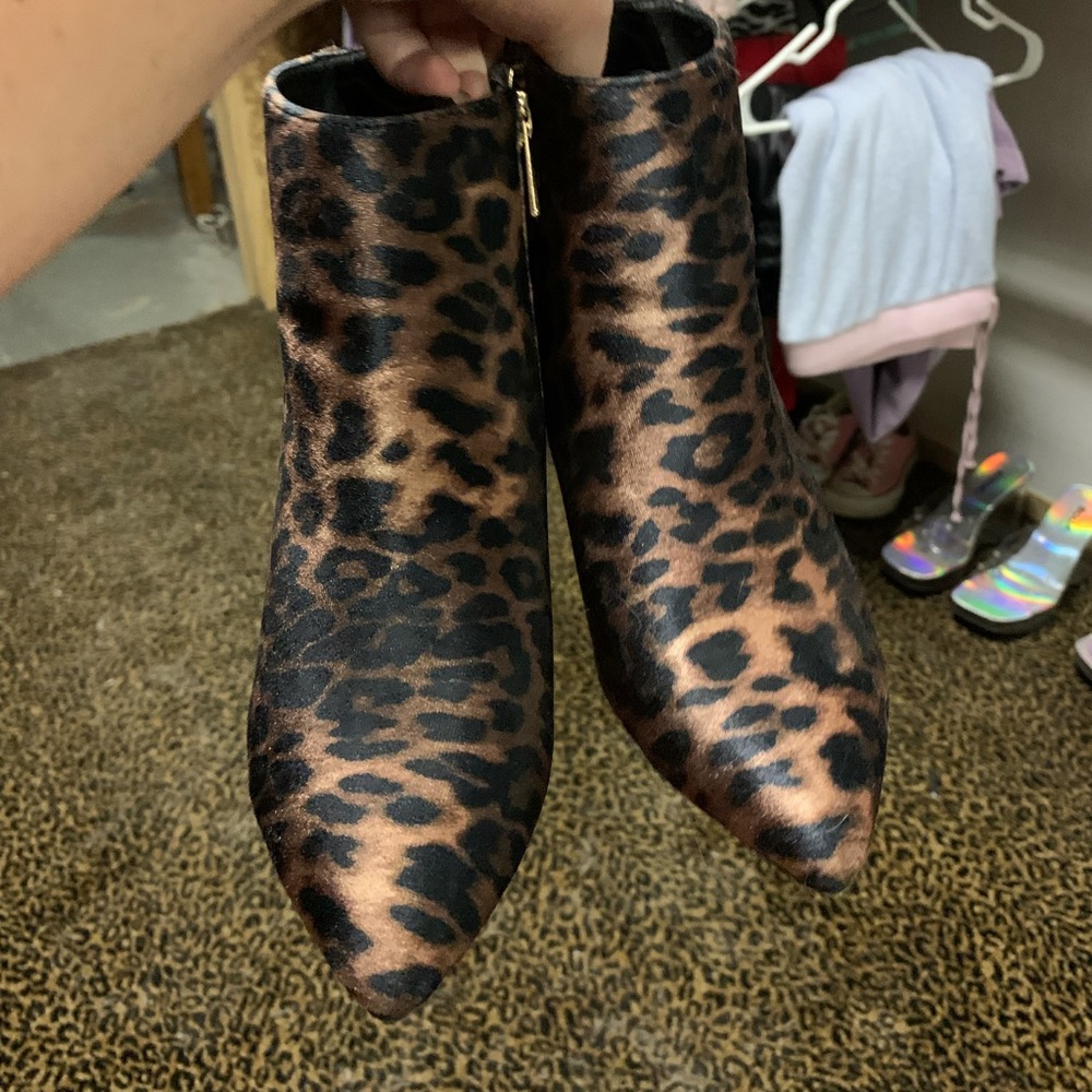 Velvet Leopard Booties - Picture 2 of 4